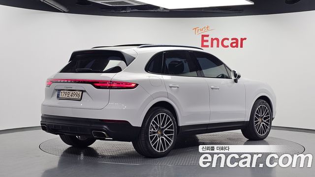 Porsche Cayenne 2020 — photo 2