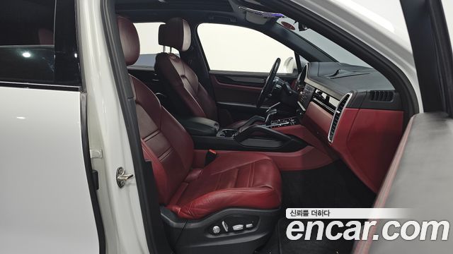 Porsche Cayenne 2020 — photo 13