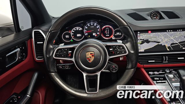 Porsche Cayenne 2020 — photo 19