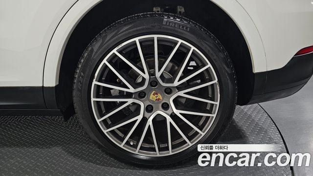 Porsche Cayenne 2020 — photo 7