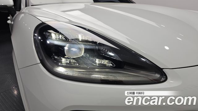 Porsche Cayenne 2020 — photo 8