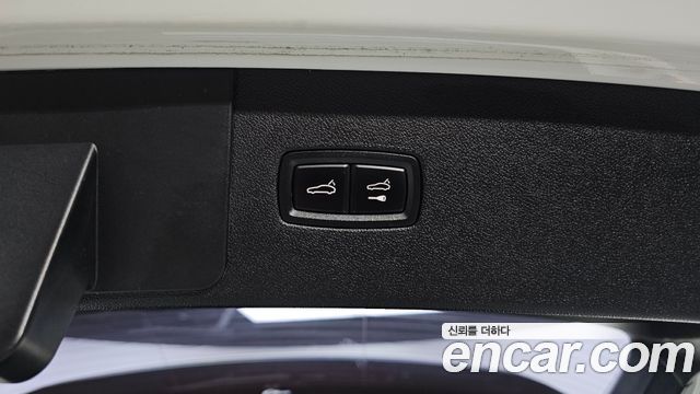 Porsche Cayenne 2020 — photo 32