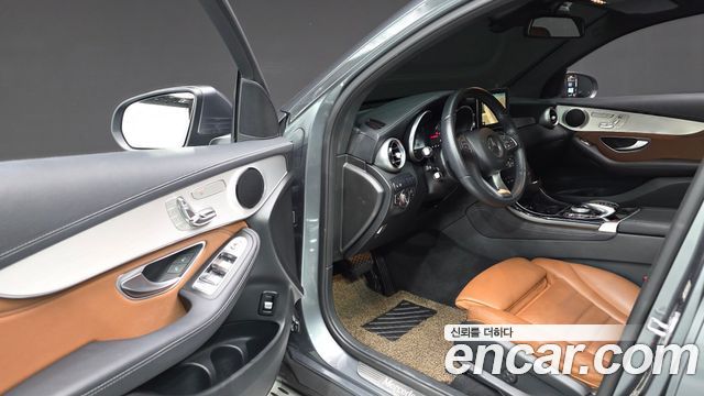 Mercedes-Benz GLC-Class 2018 — photo 13