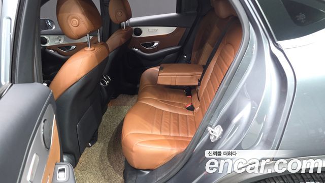 Mercedes-Benz GLC-Class 2018 — photo 18