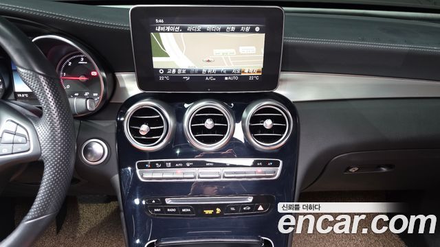 Mercedes-Benz GLC-Class 2018 — photo 19
