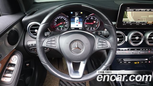 Mercedes-Benz GLC-Class 2018 — photo 20