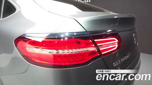 Mercedes-Benz GLC-Class 2018 — photo 9