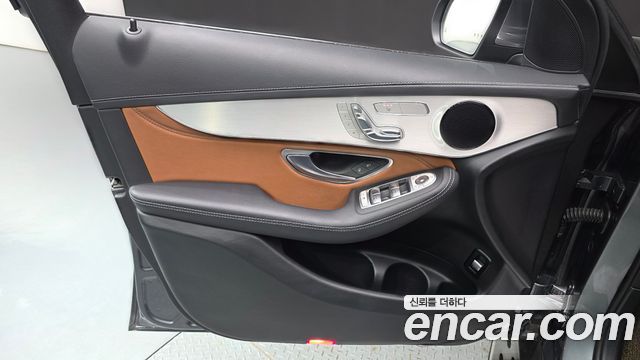 Mercedes-Benz GLC-Class 2018 — photo 14