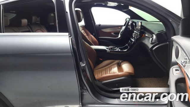 Mercedes-Benz GLC-Class 2018 — photo 16