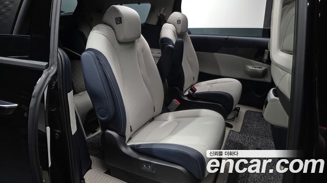 Kia Canival 2025 — photo 16