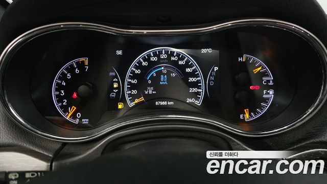 Jeep Cherokee 2018 — photo 11