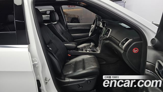 Jeep Cherokee 2018 — photo 13