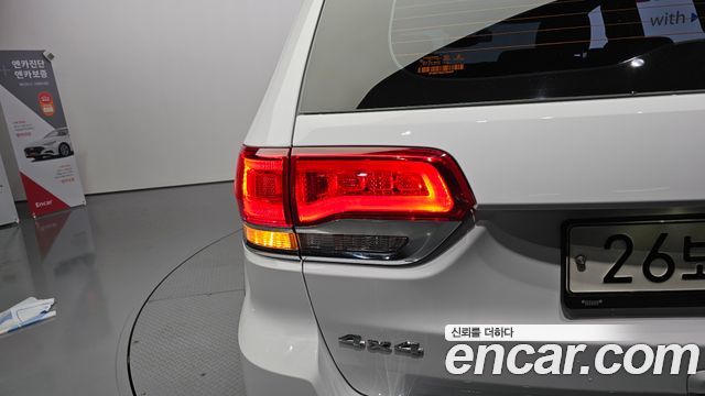 Jeep Cherokee 2018 — photo 9