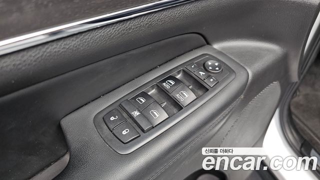 Jeep Cherokee 2018 — photo 27