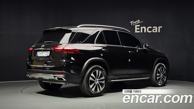 Mercedes-Benz GLE-Class 2026 — photo 2