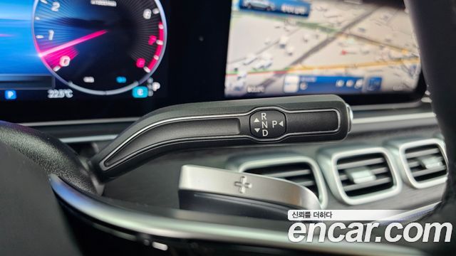 Mercedes-Benz GLE-Class 2026 — photo 12