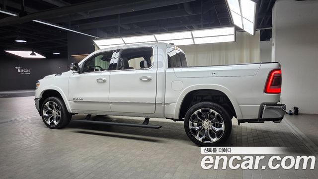 Dodge Ram Pick Up 2020 — photo 18