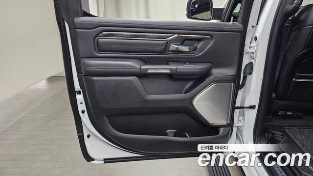 Dodge Ram Pick Up 2020 — photo 15