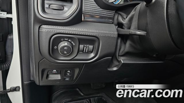 Dodge Ram Pick Up 2020 — photo 28