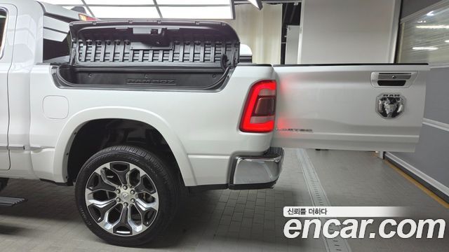 Dodge Ram Pick Up 2020 — photo 34