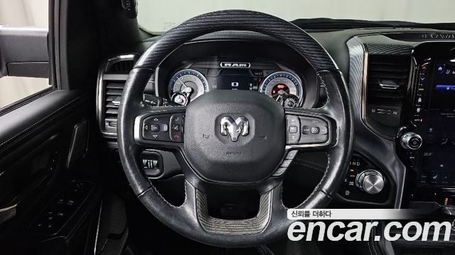 Dodge Ram Pick Up 2020 — photo 37
