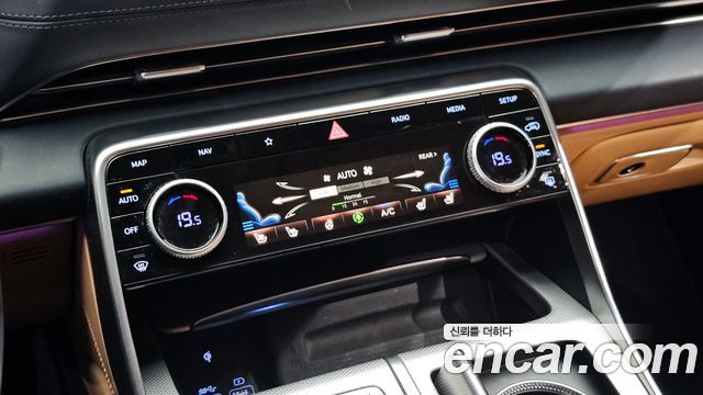 Genesis GV80 2023 — photo 28