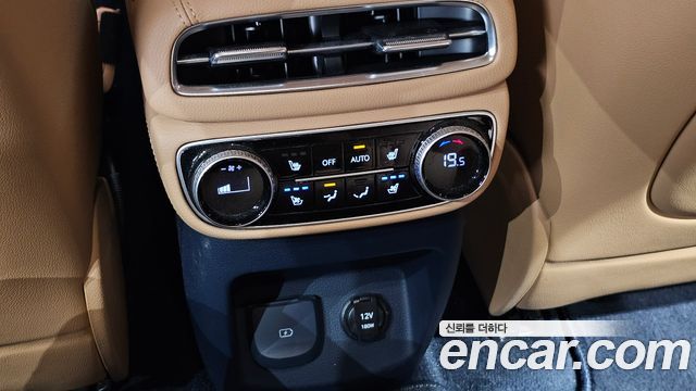 Genesis GV80 2023 — photo 29