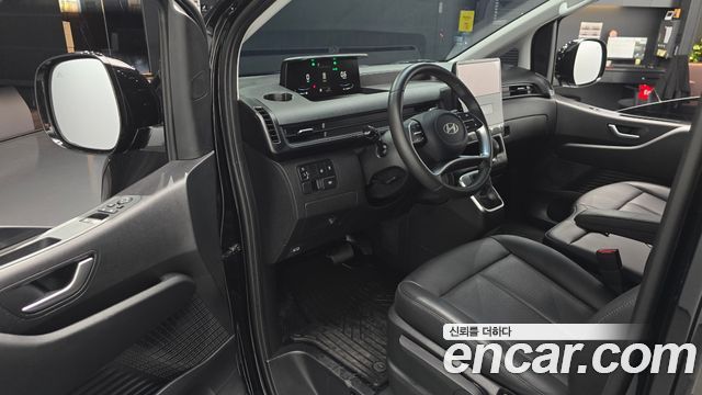 Hyundai Staria 2025 — photo 13