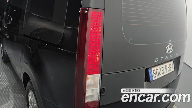 Hyundai Staria 2025 — photo 9