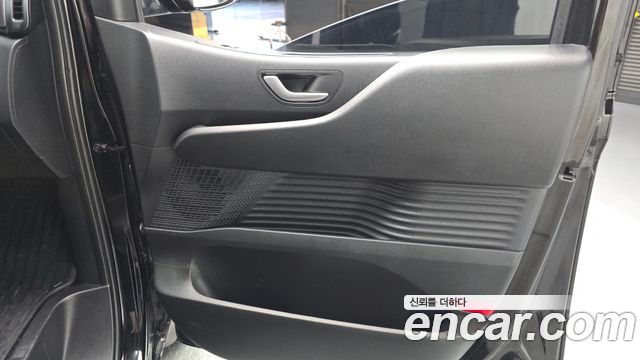 Hyundai Staria 2025 — photo 15