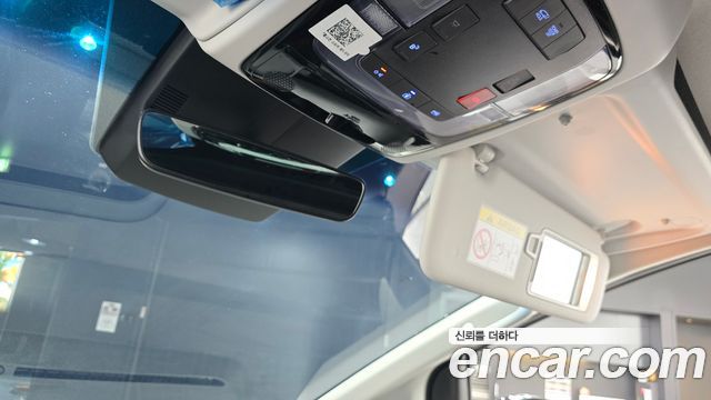 Hyundai Staria 2025 — photo 27