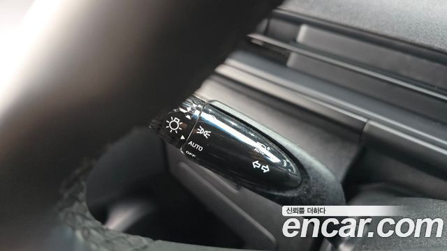 Hyundai Staria 2025 — photo 30