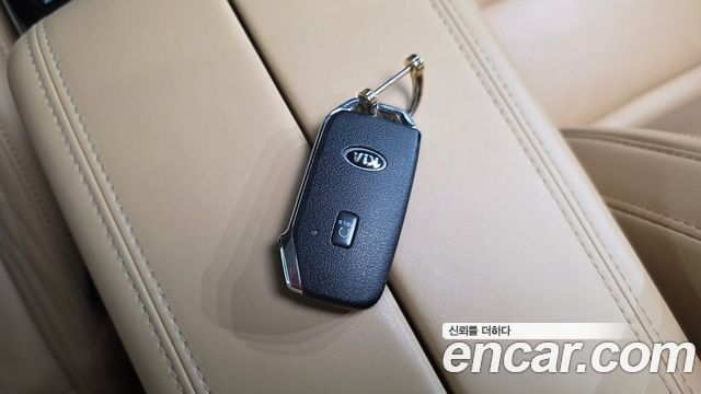 Kia K7 2020 — photo 36