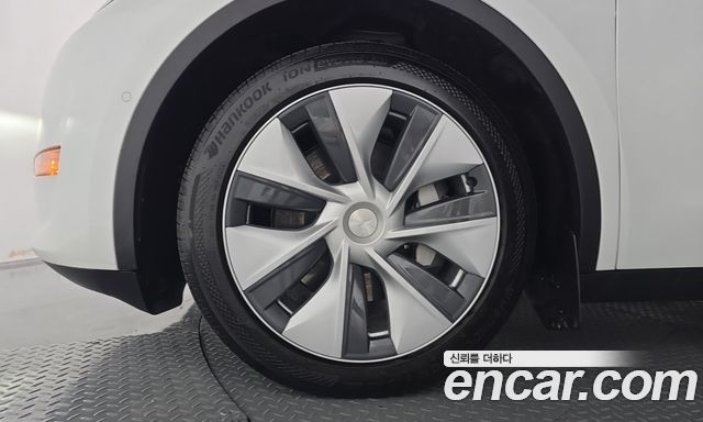 Tesla Model Y 2022 — photo 5