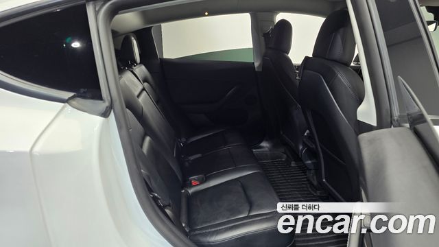 Tesla Model Y 2022 — photo 17