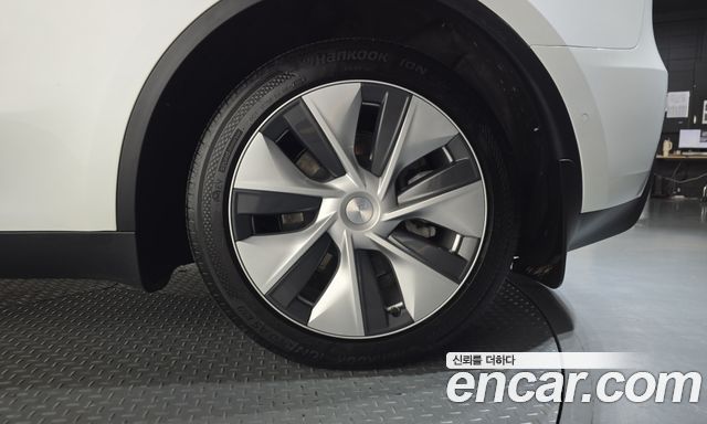 Tesla Model Y 2022 — photo 7