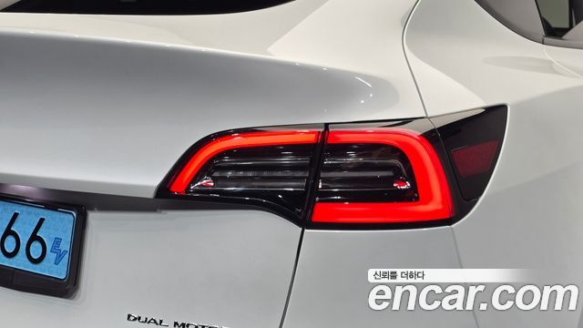 Tesla Model Y 2022 — photo 9