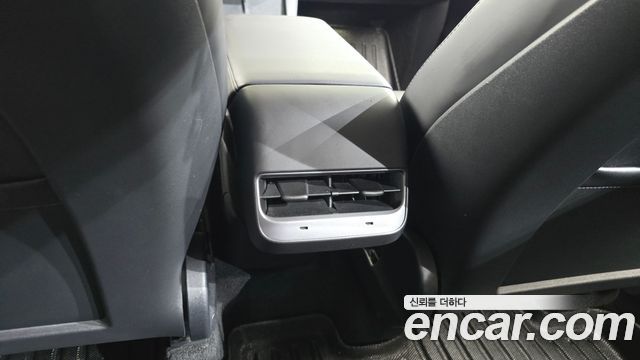 Tesla Model Y 2022 — photo 27