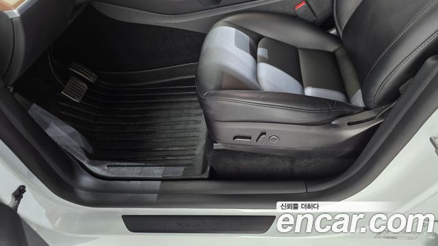 Tesla Model Y 2022 — photo 28
