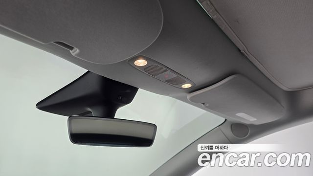 Tesla Model Y 2022 — photo 35