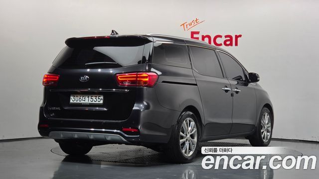 Kia Canival 2020 — photo 2