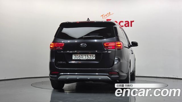 Kia Canival 2020 — photo 4