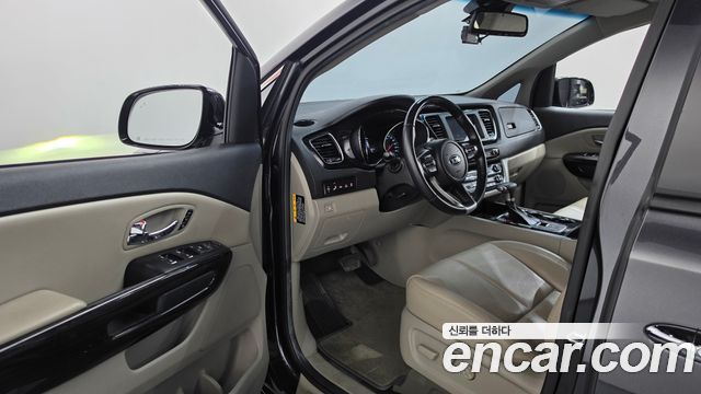 Kia Canival 2020 — photo 13