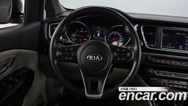 Kia Canival 2020 — photo 20