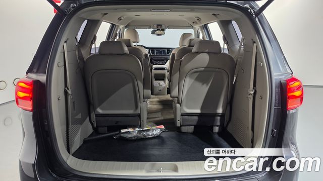 Kia Canival 2020 — photo 23