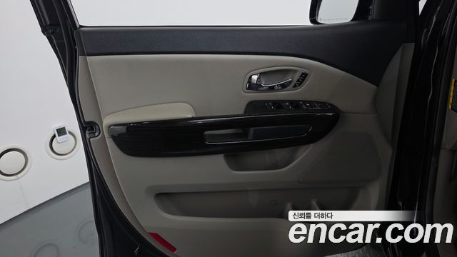 Kia Canival 2020 — photo 14