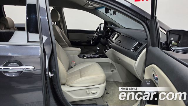 Kia Canival 2020 — photo 16