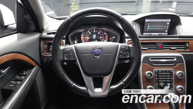 Volvo XC70 2015 — photo 13