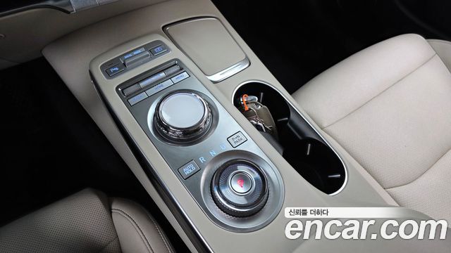 Genesis GV70 2022 — photo 12