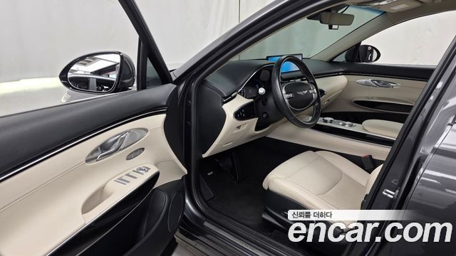 Genesis GV70 2022 — photo 13